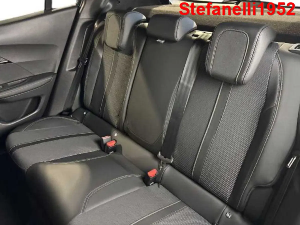 Peugeot 2008 nuova a Bologna (9)