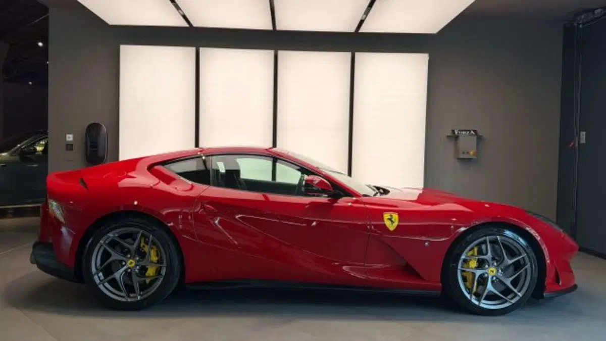 Ferrari 812 Coupé usata a Torino (12)