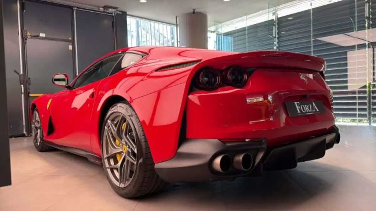 Ferrari 812 Coupé usata a Torino (13)
