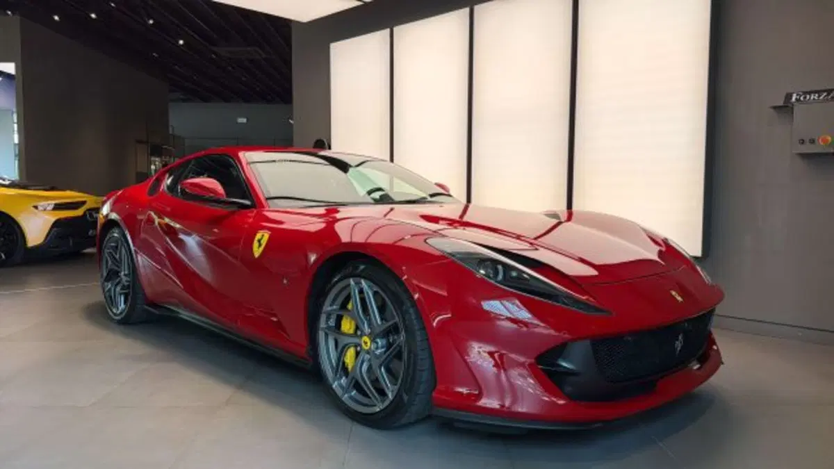 Ferrari 812 Coupé usata a Torino (3)