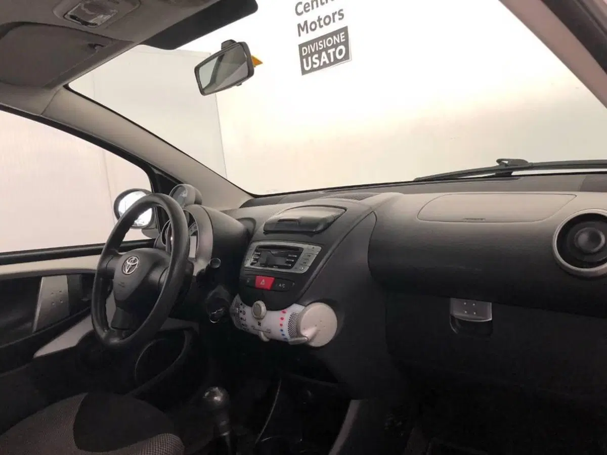 Toyota Aygo usata a Torino (9)