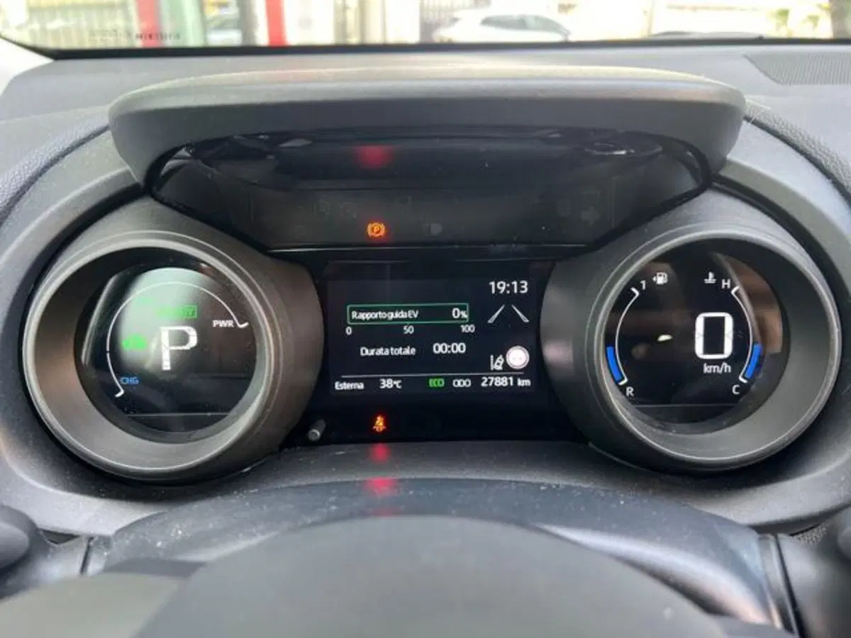 Toyota Yaris Cross usata a Sassari (9)