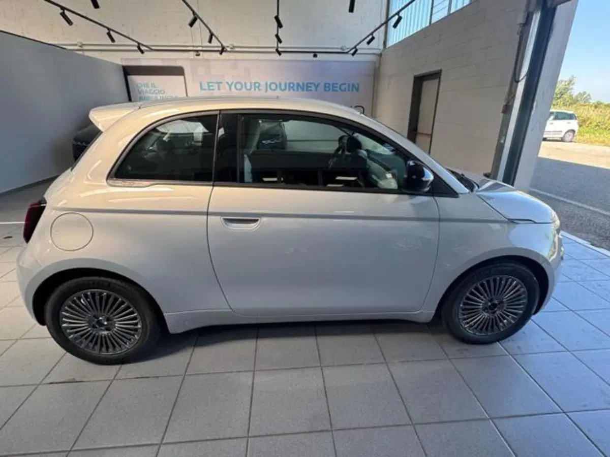 Fiat 500 nuova a Vercelli (8)