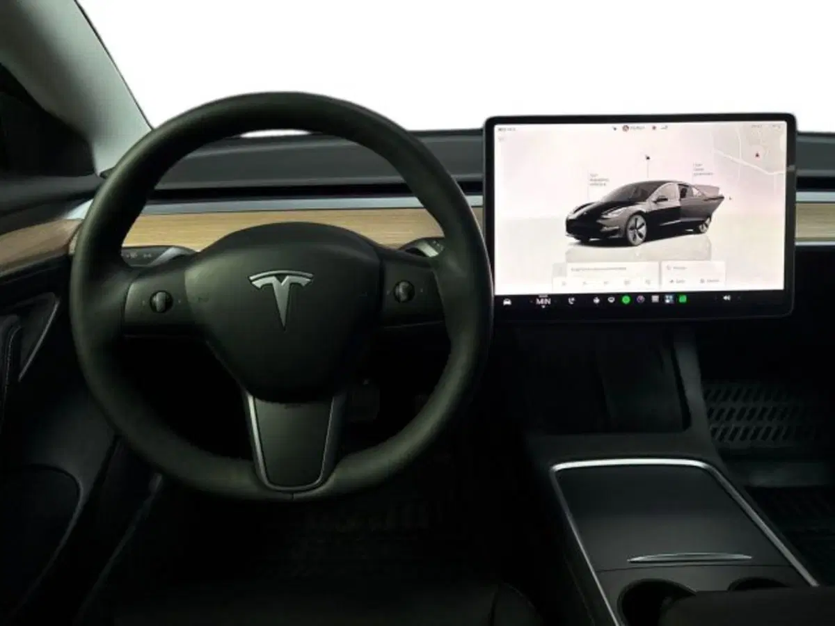 Tesla Model 3 usata a Bologna (14)