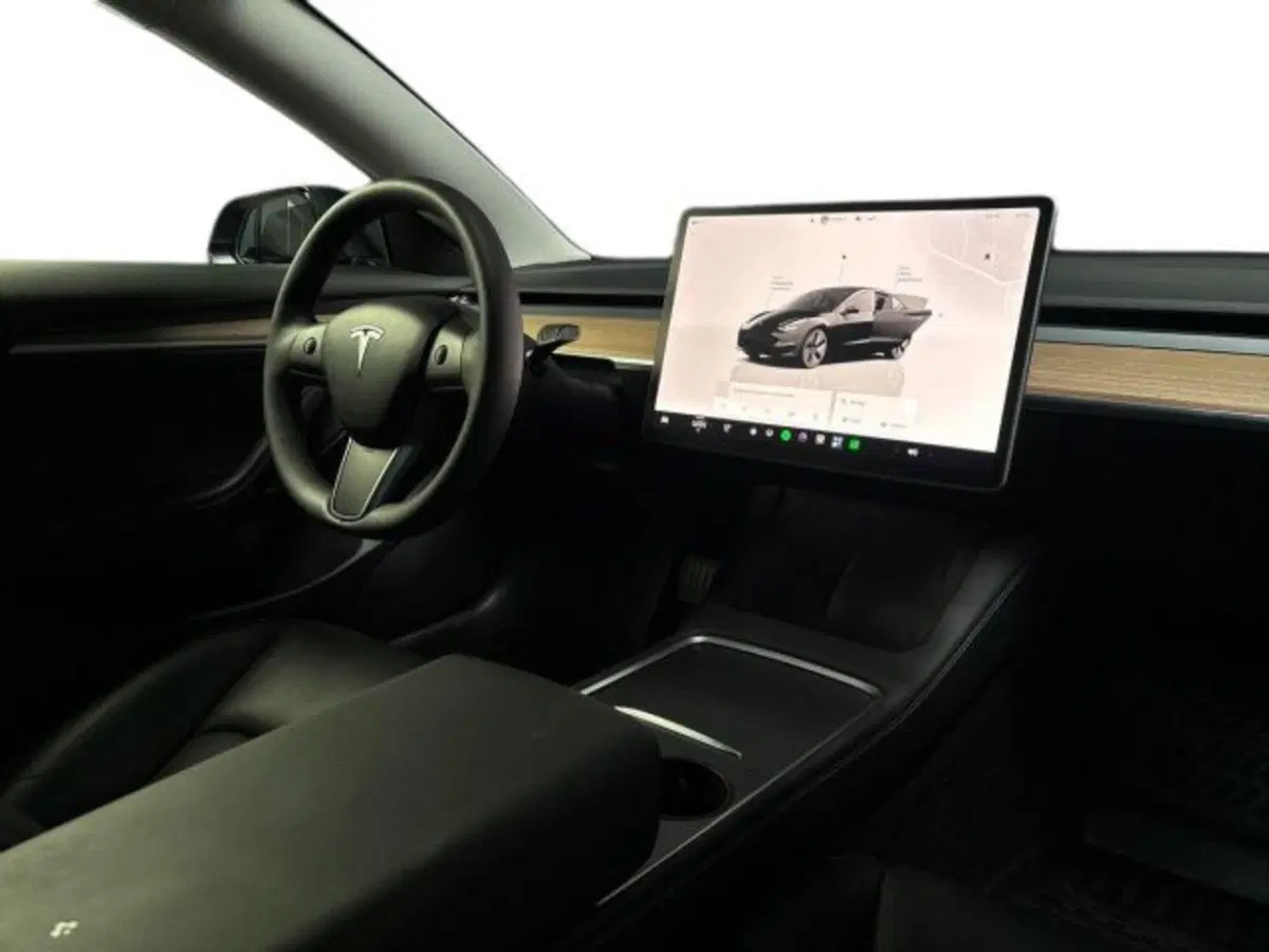 Tesla Model 3 usata a Bologna (15)