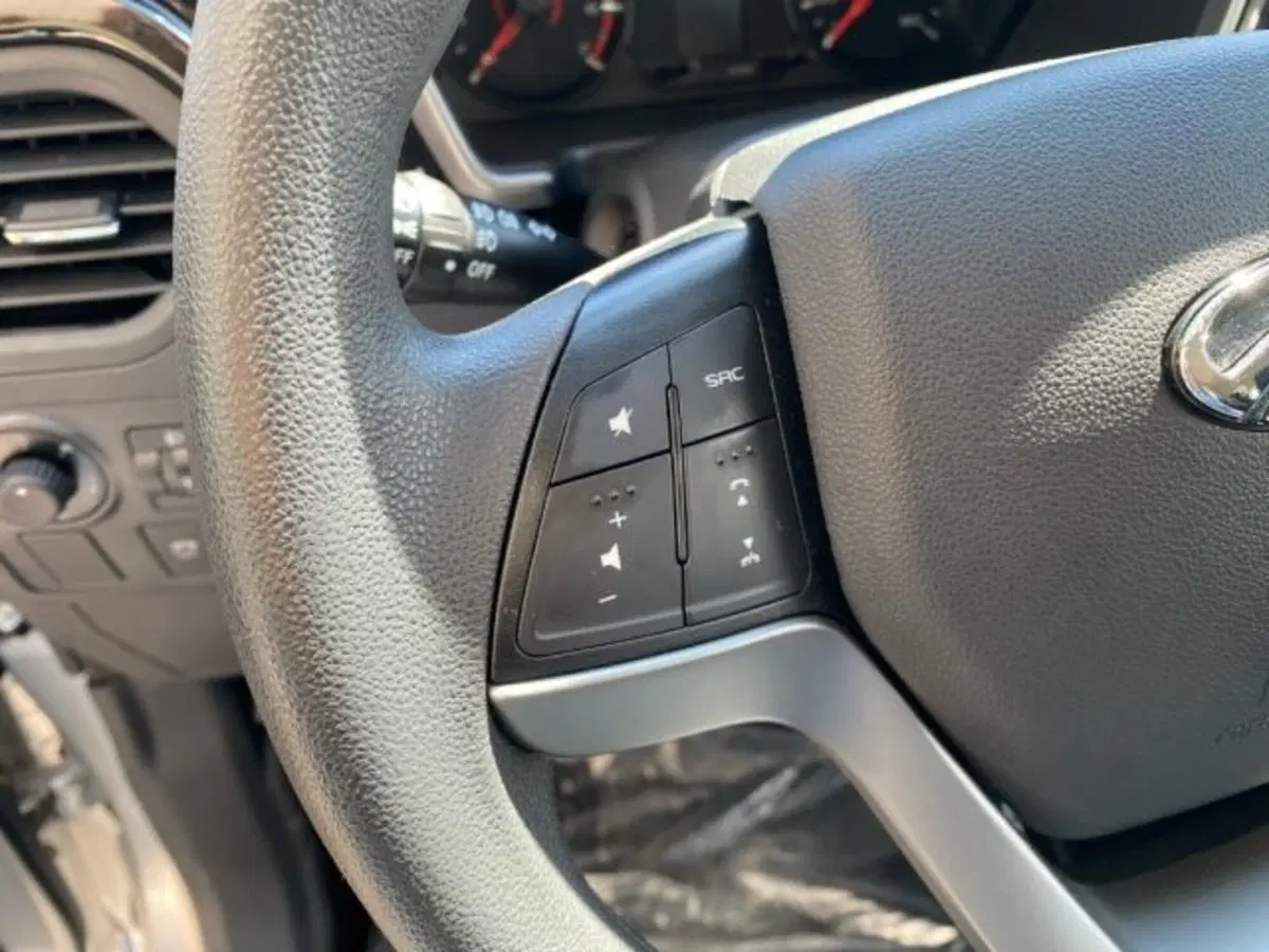 Mahindra KUV100 usata a Cuneo (16)