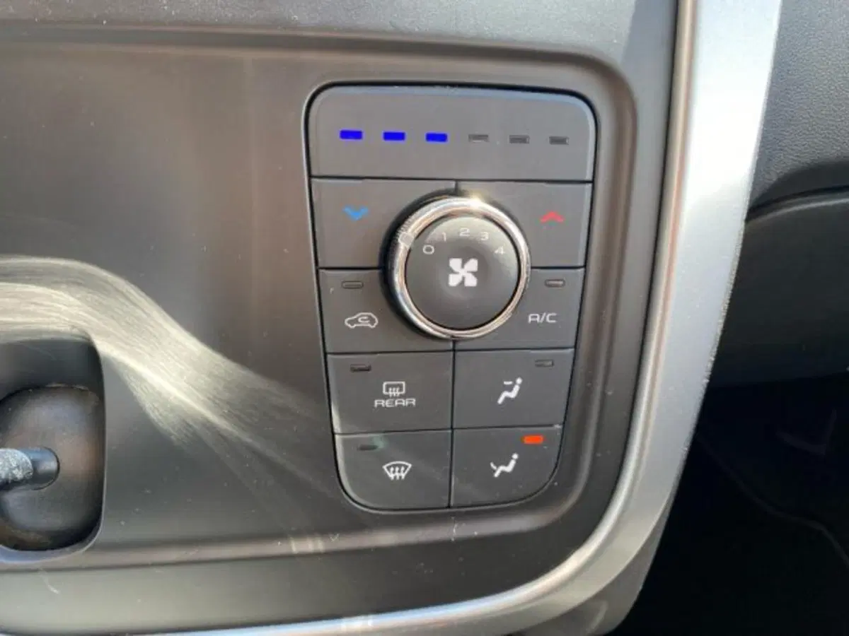 Mahindra KUV100 usata a Cuneo (20)