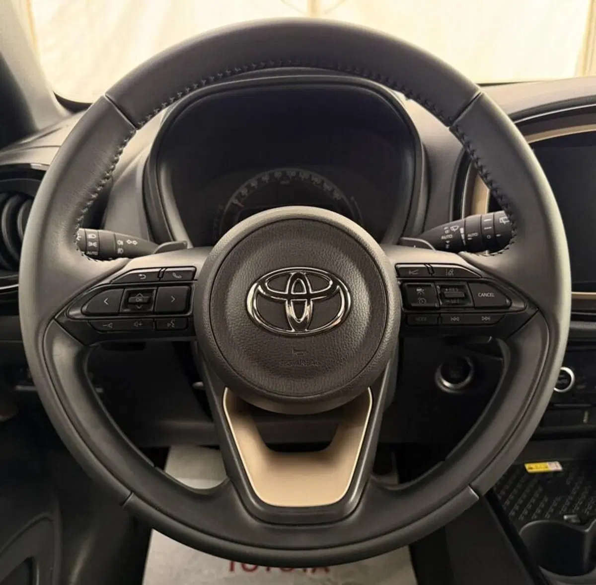 Toyota Aygo X usata a Monza e Brianza (7)