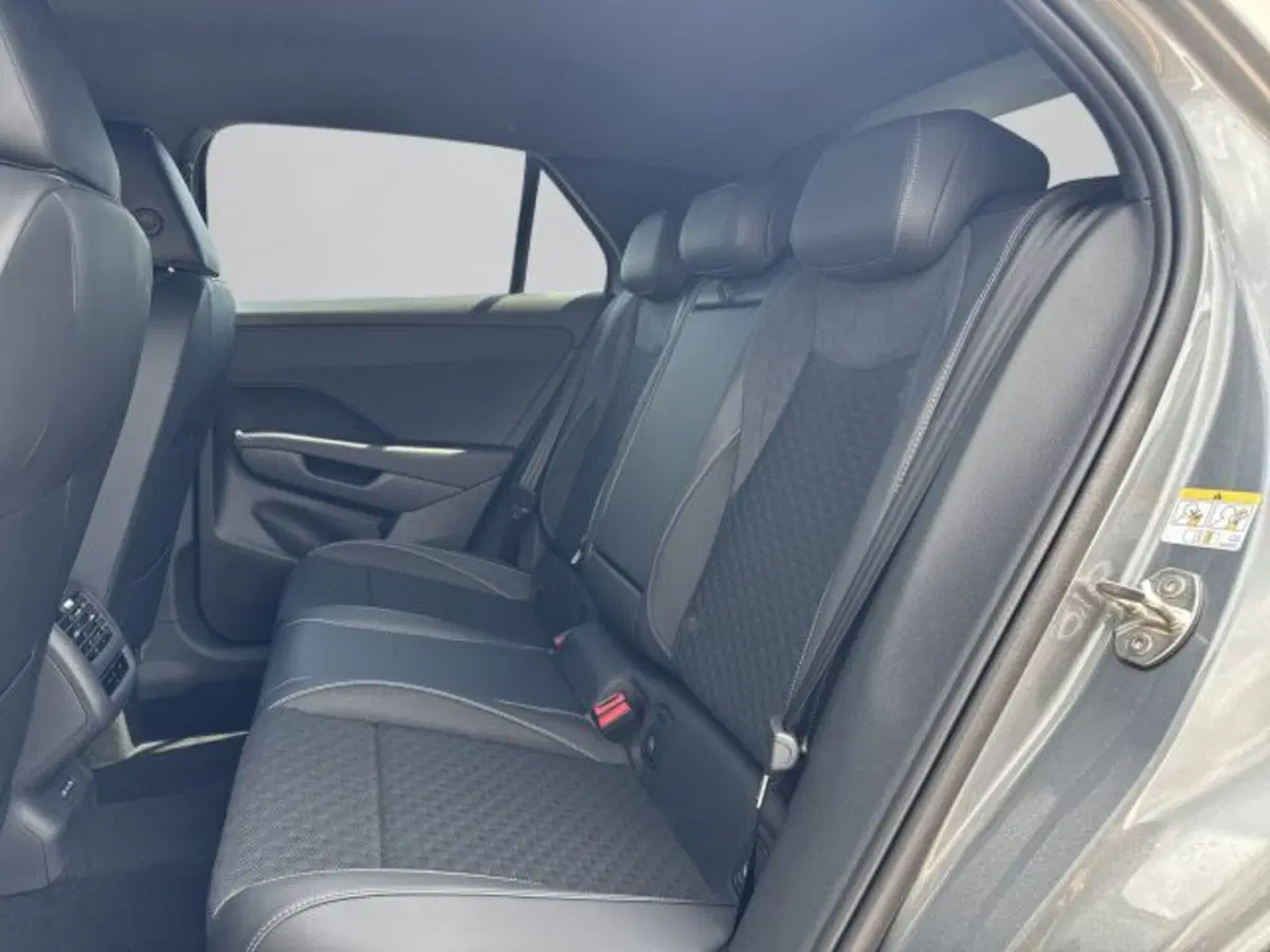 Volkswagen T-Roc nuova a Vicenza (12)