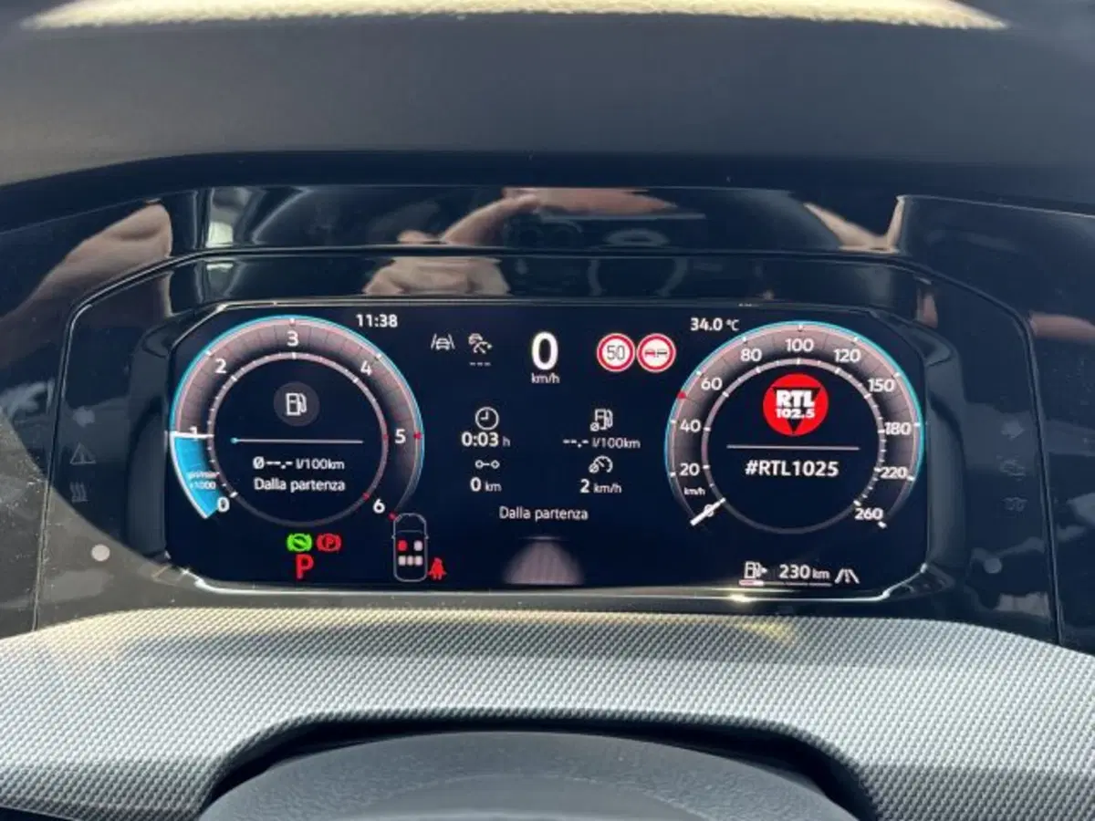 Volkswagen Golf nuova a Vicenza (14)
