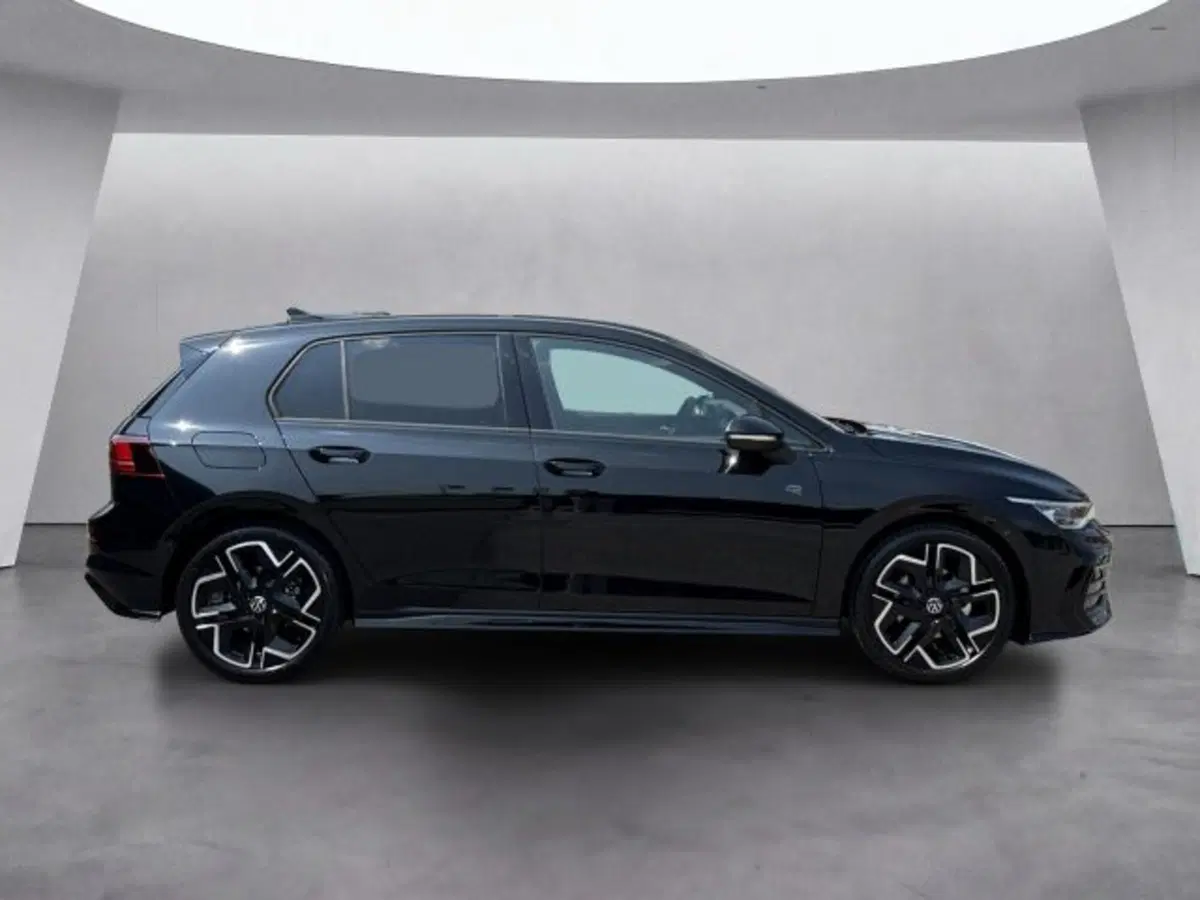 Volkswagen Golf nuova a Vicenza (3)