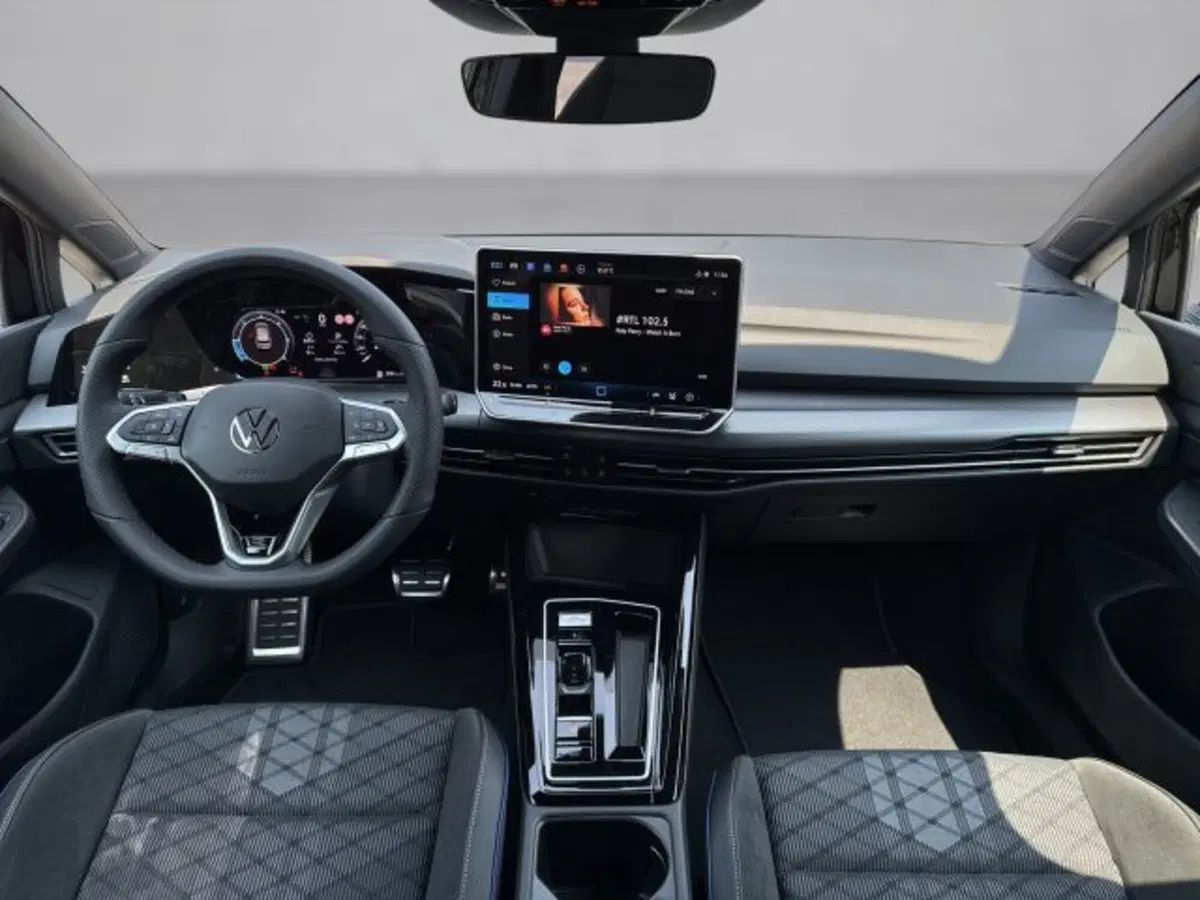 Volkswagen Golf nuova a Vicenza (8)