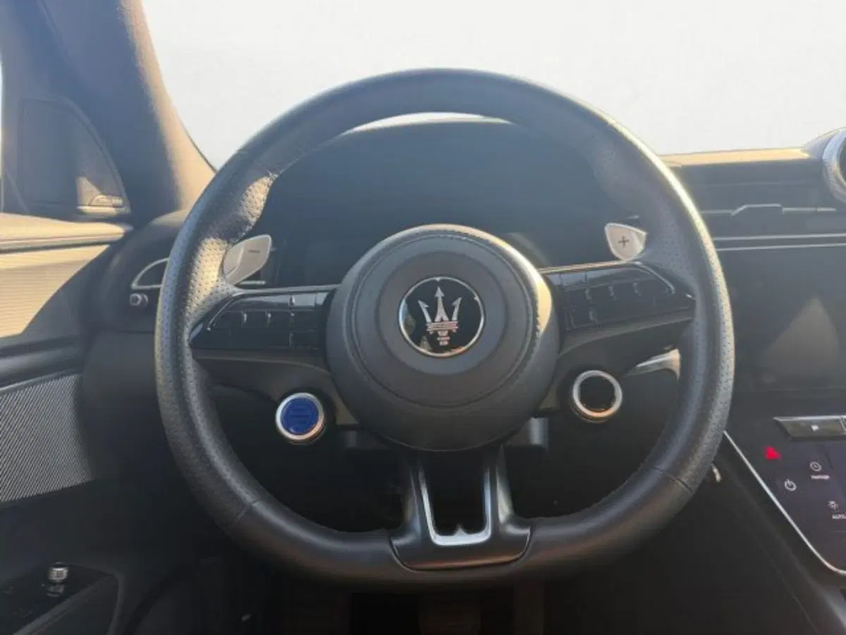 Maserati Grecale usata a Udine (10)