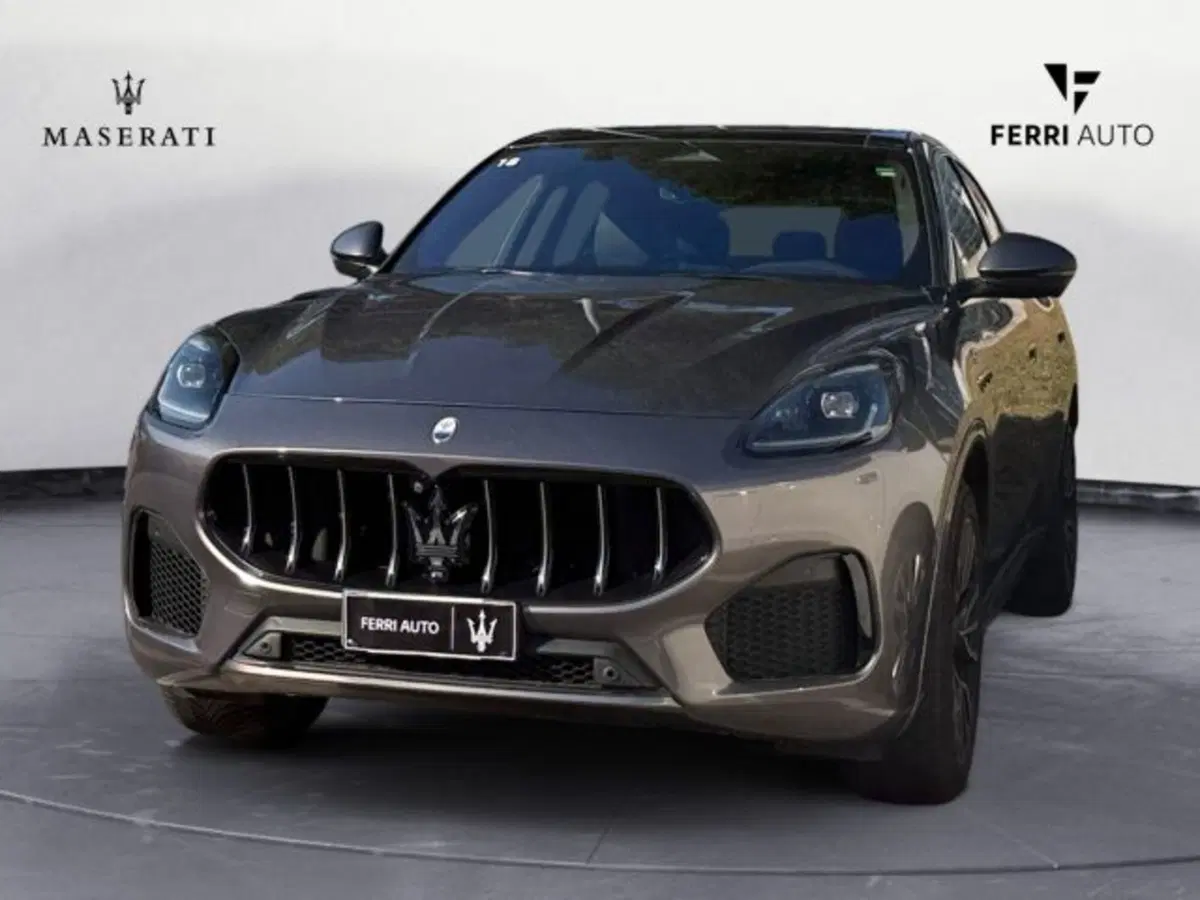 Maserati Grecale usata a Udine (2)