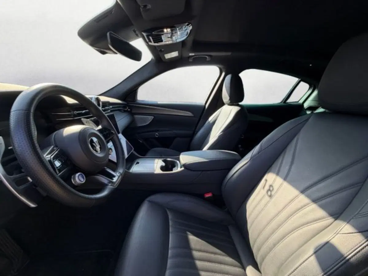 Maserati Grecale usata a Udine (7)