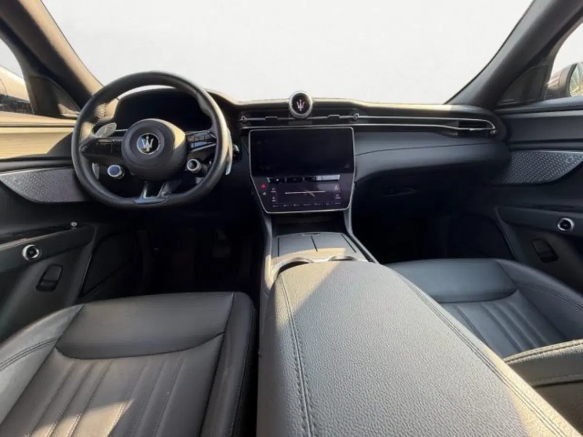 Maserati Grecale usata a Udine (8)