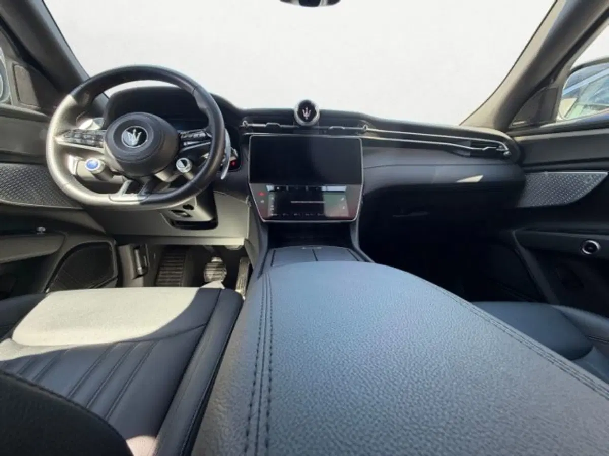 Maserati Grecale usata a Udine (10)