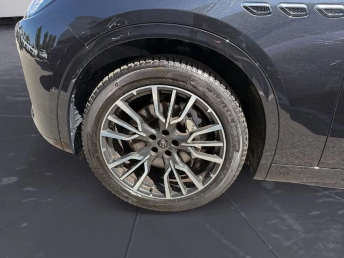 Maserati Grecale usata a Udine (13)