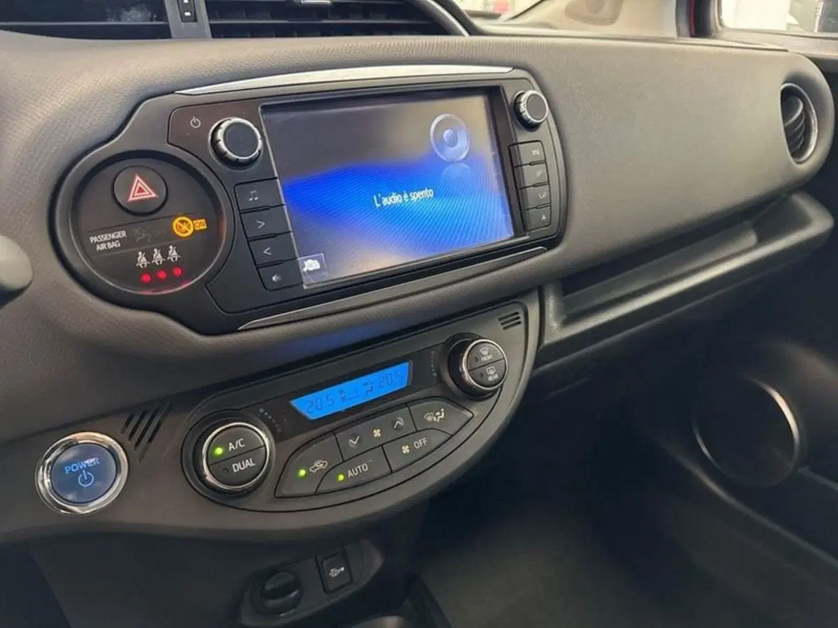 Toyota Yaris usata a Prato (14)