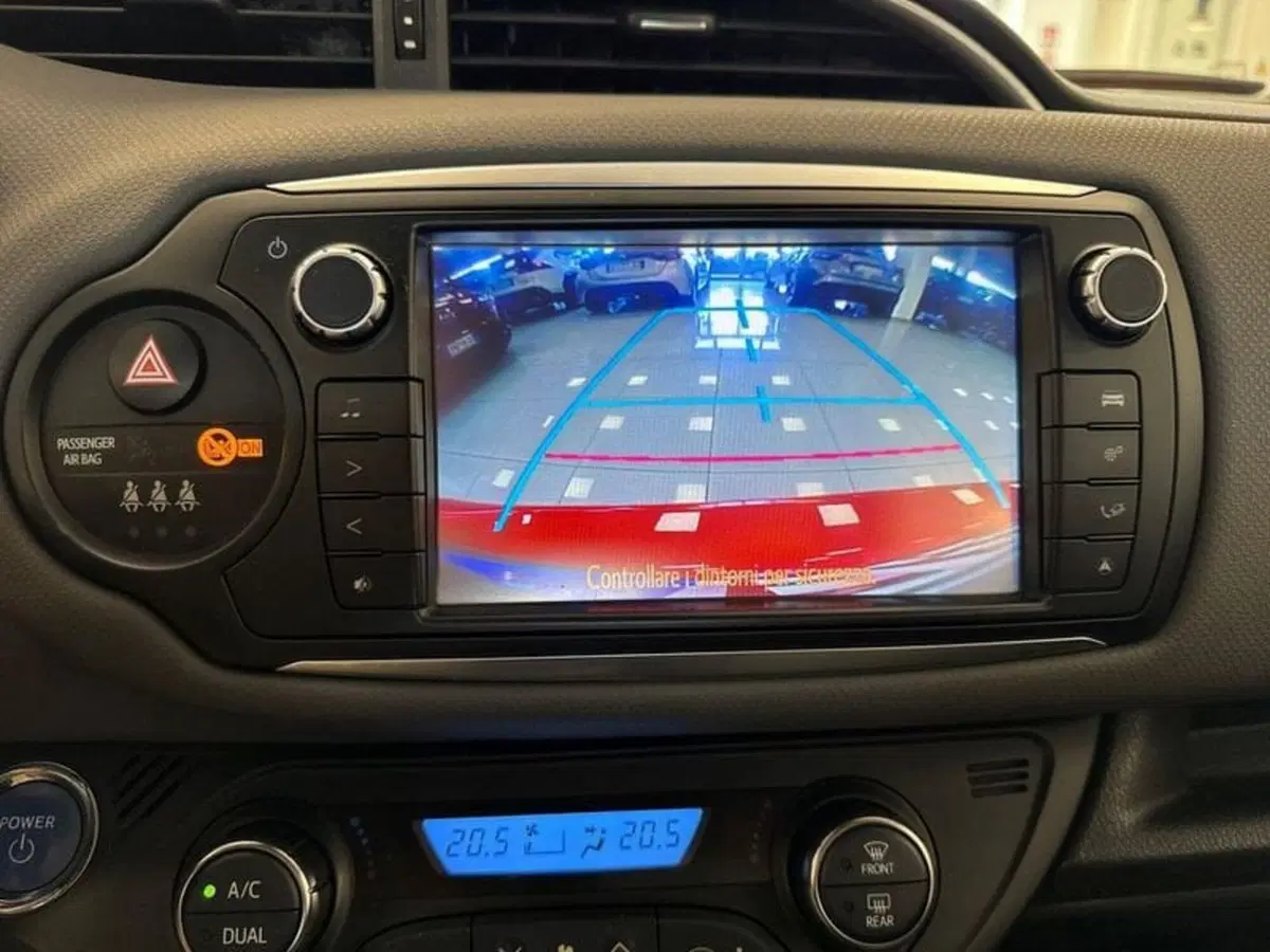 Toyota Yaris usata a Prato (15)