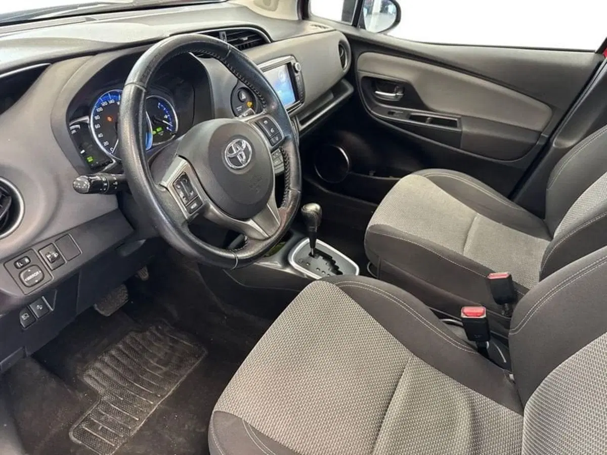 Toyota Yaris usata a Prato (9)
