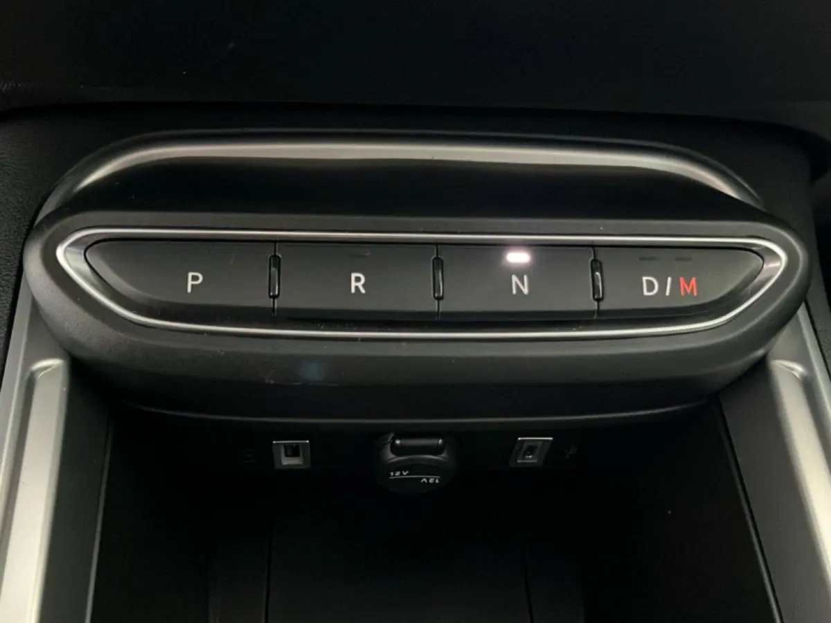Jeep Avenger nuova a Brindisi (17)