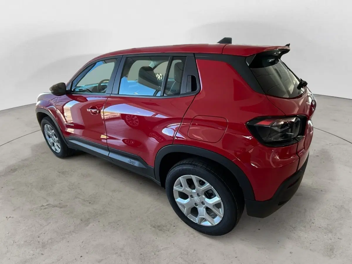 Jeep Avenger nuova a Brindisi (5)
