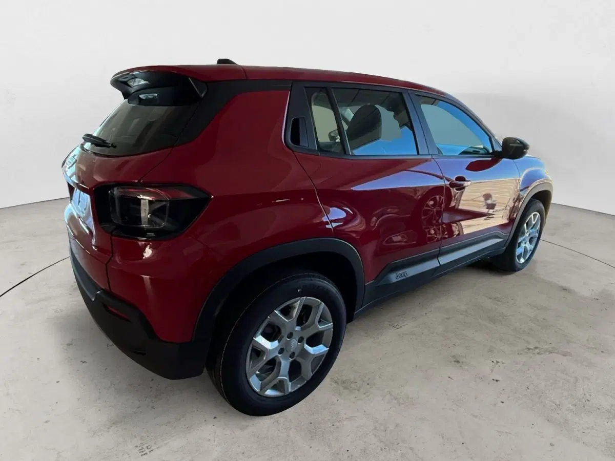 Jeep Avenger nuova a Brindisi (7)