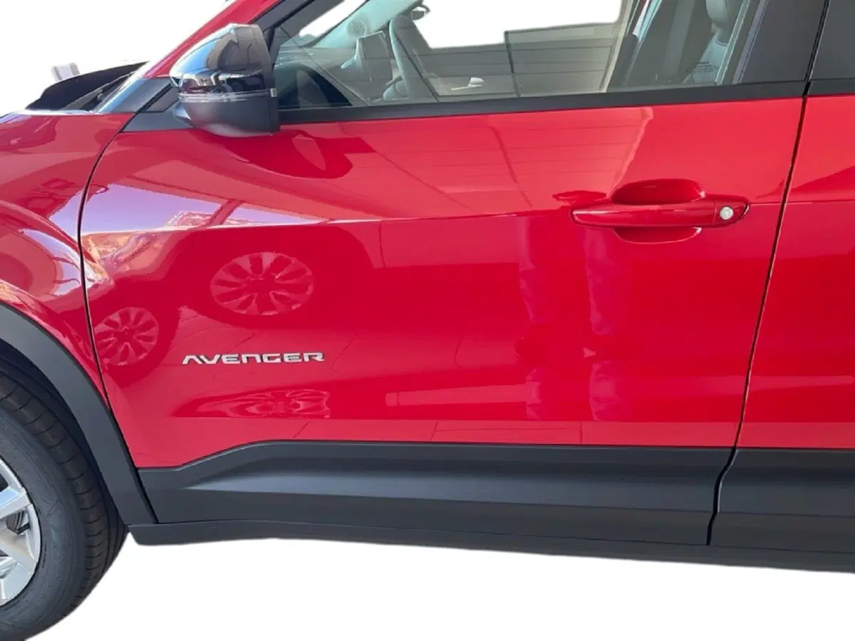 Jeep Avenger nuova a Brindisi (8)