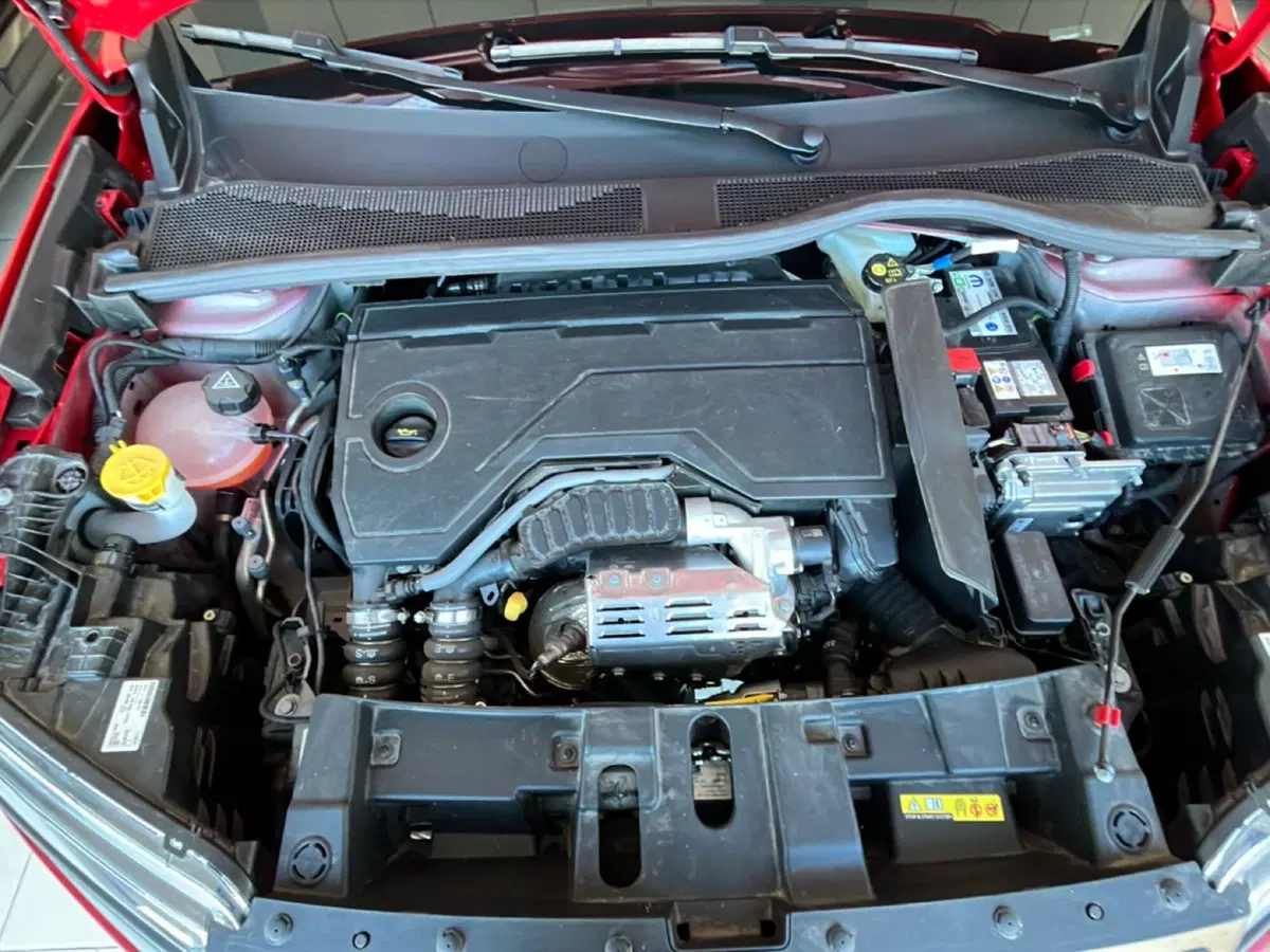 Jeep Avenger nuova a Brindisi (9)