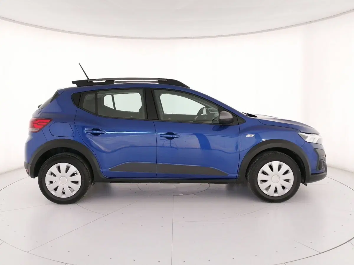 Dacia Sandero usata a Roma (3)