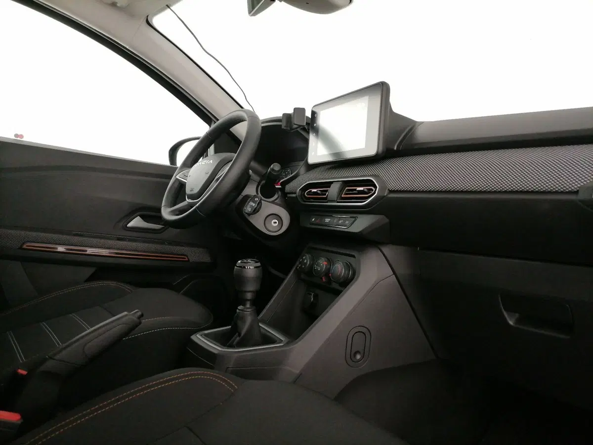 Dacia Sandero usata a Roma (7)