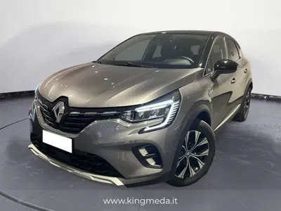 Renault Arkana Hybrid E-Tech 145 CV Techno del 2023 usata a Meda