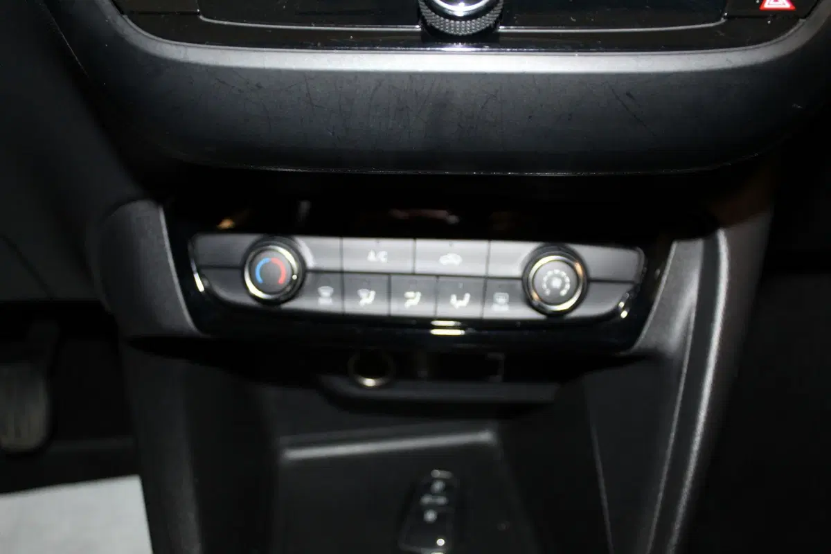 Opel Corsa usata a Cremona (12)