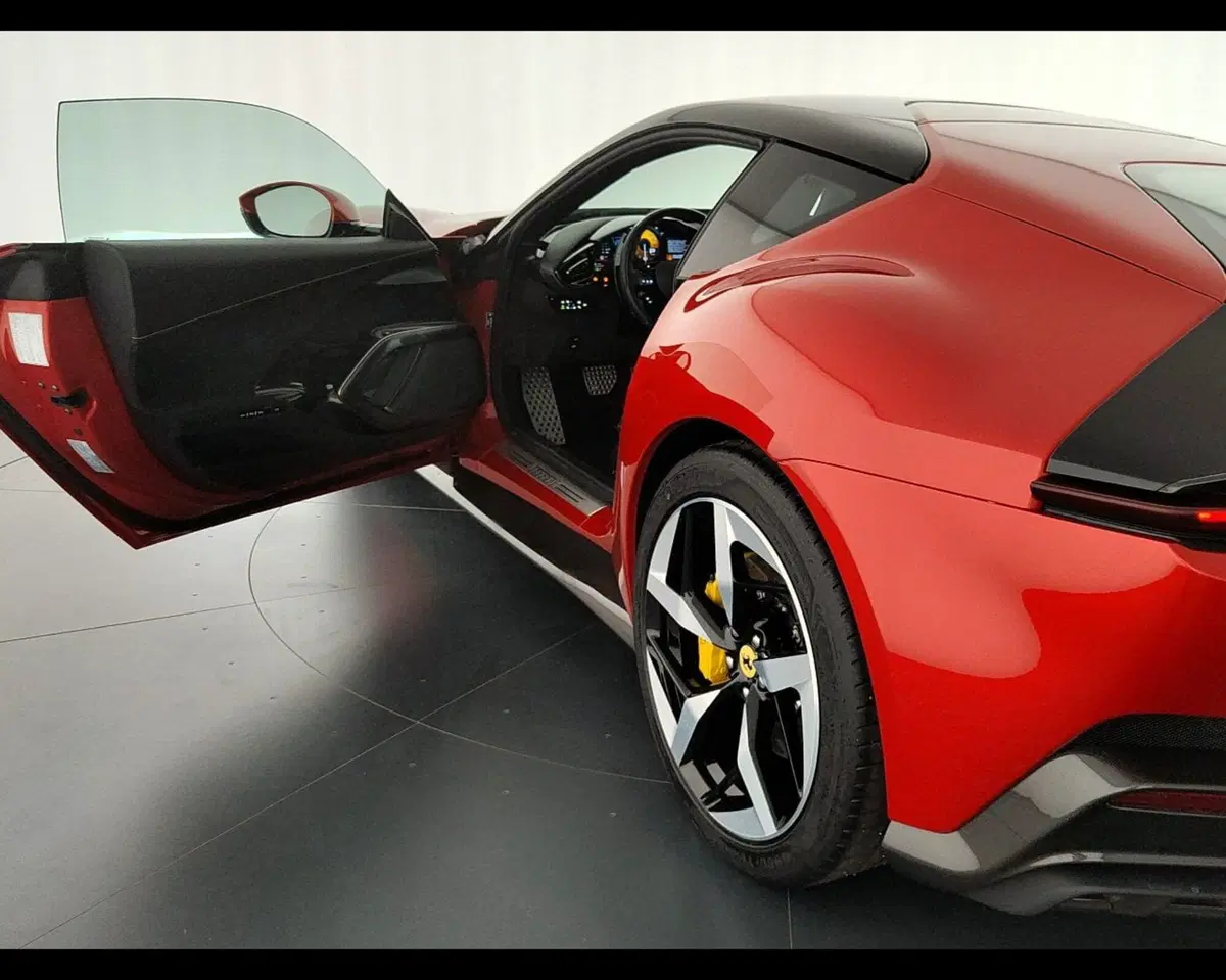 Ferrari 12Cilindri Coupé usata a Verona (18)