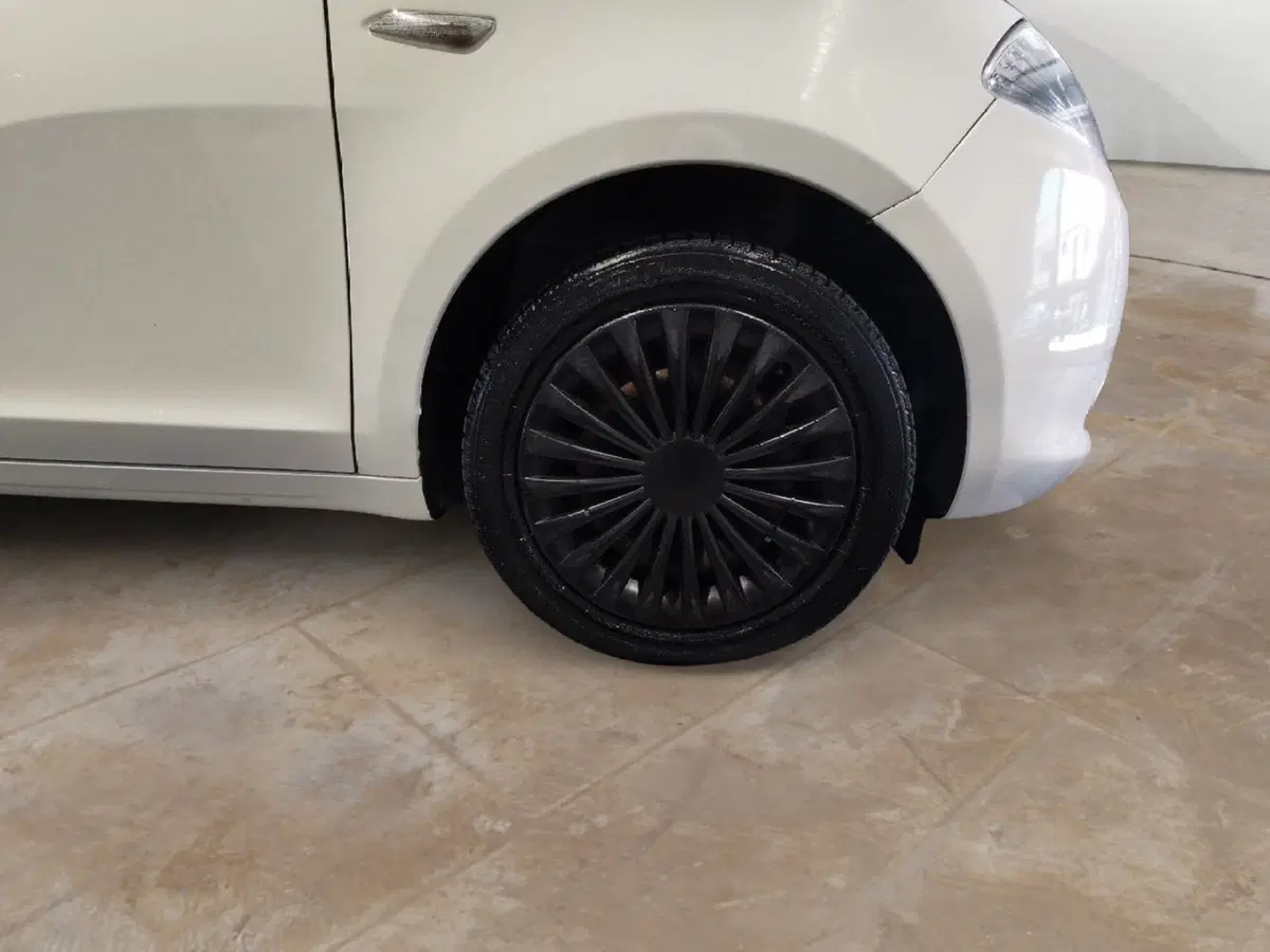 Lancia Ypsilon usata a Brindisi (8)