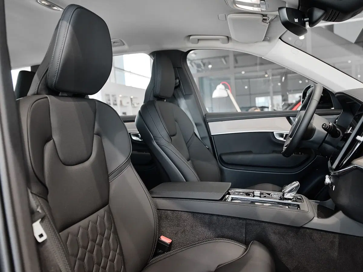 Volvo XC90 nuova a Prato (14)