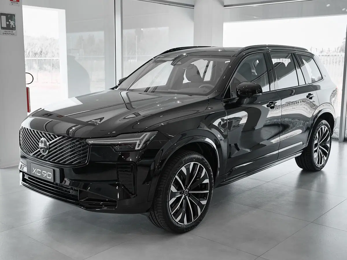 Volvo XC90 nuova a Prato (2)