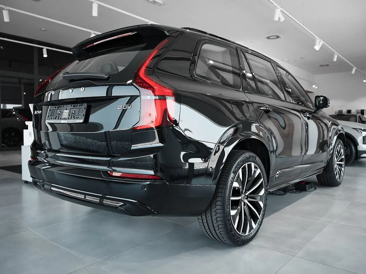 Volvo XC90 nuova a Prato (4)