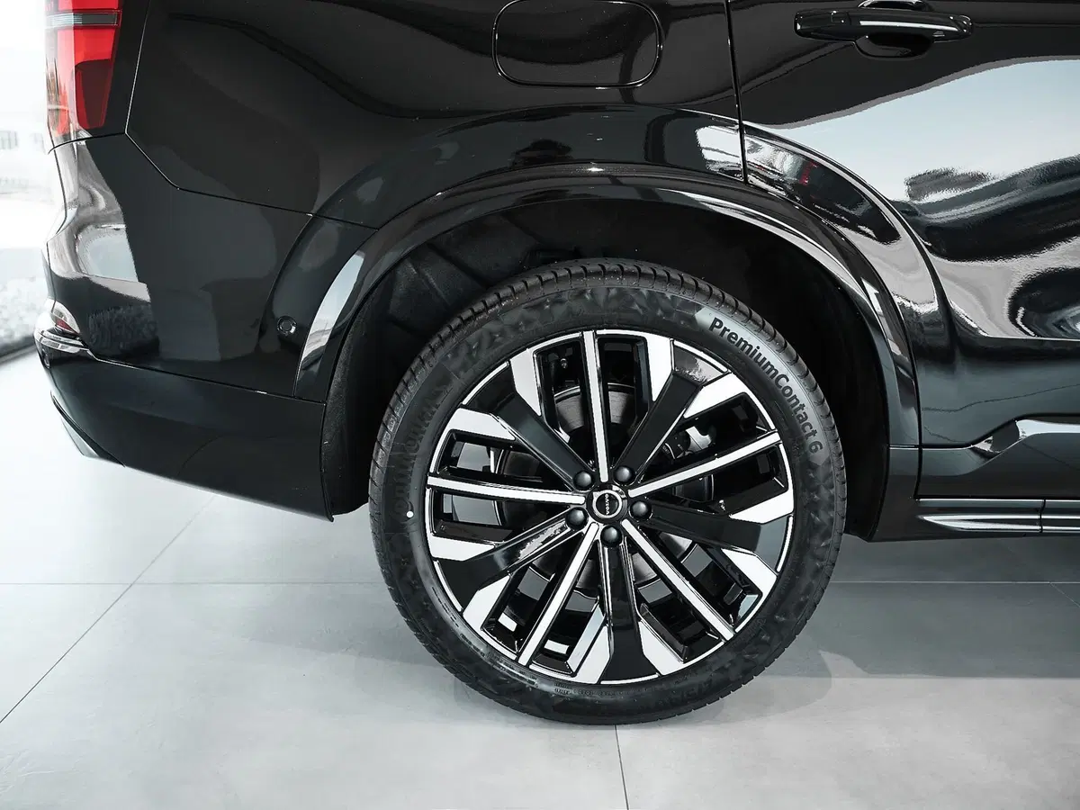 Volvo XC90 nuova a Prato (5)