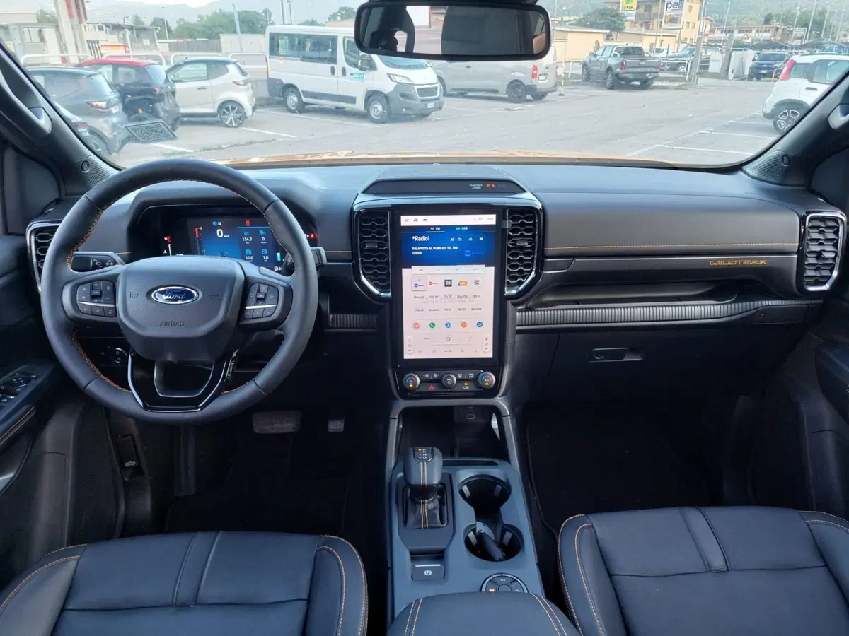 Ford Ranger Pick-up nuova a Belluno (10)