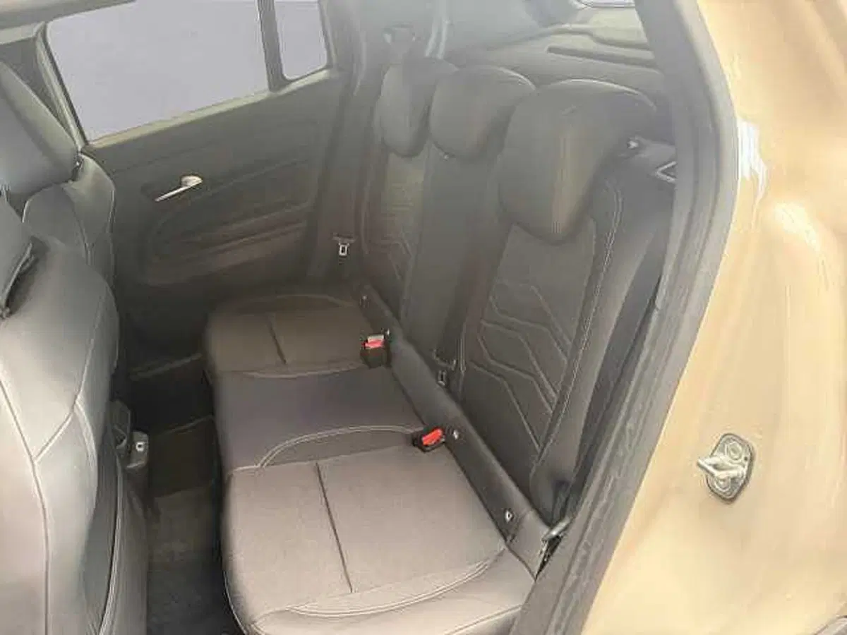 Jeep Avenger usata a Milano (13)
