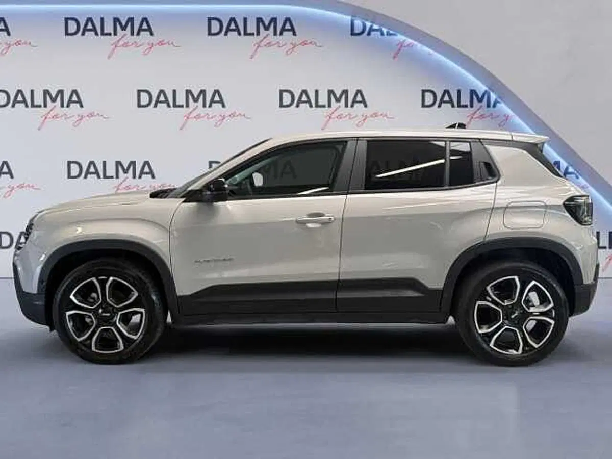 Jeep Avenger usata a Milano (2)