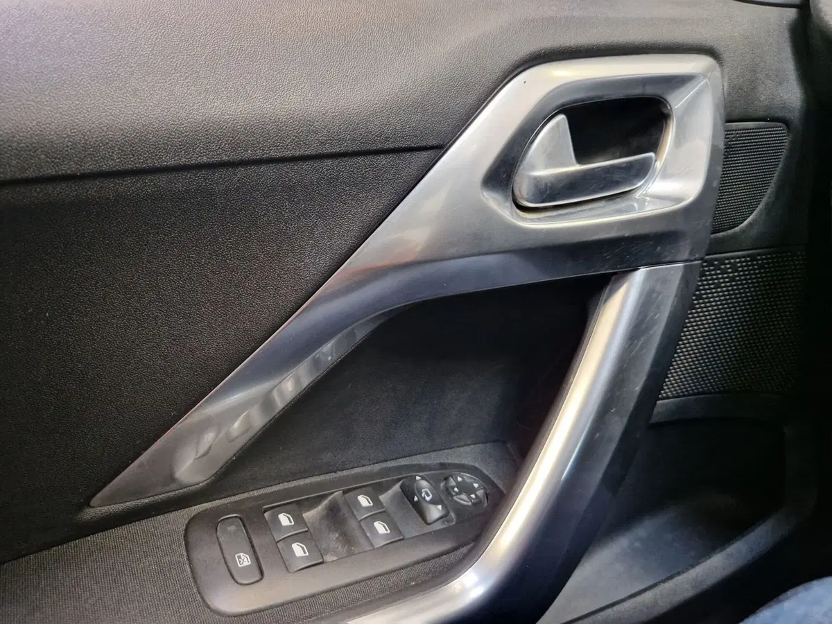 Peugeot 2008 usata a Varese (11)