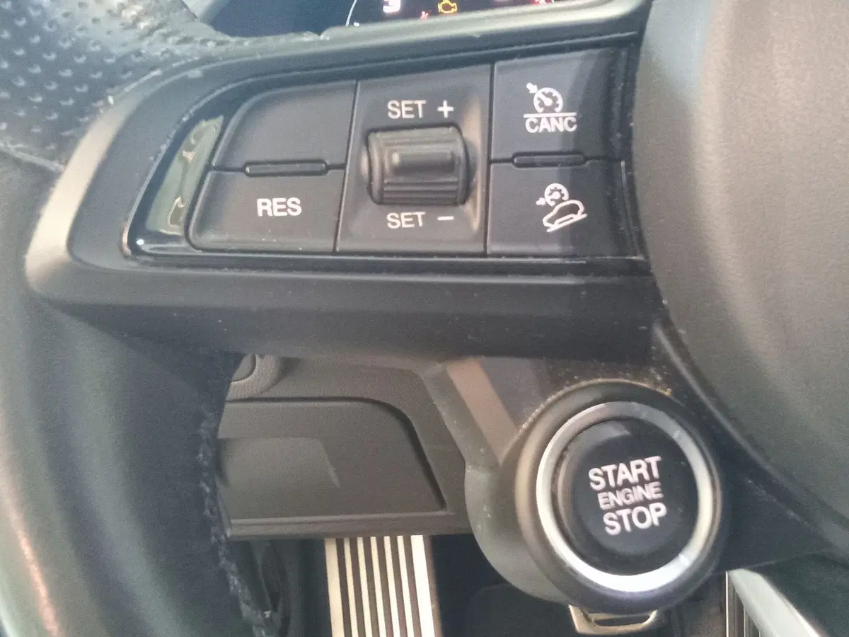 Alfa Romeo Stelvio usata a Rimini (15)