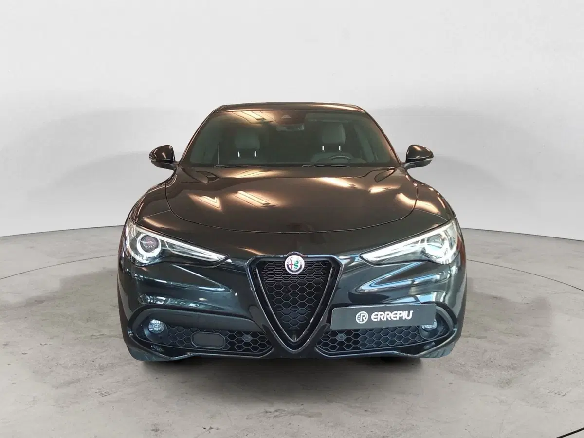 Alfa Romeo Stelvio usata a Rimini (2)