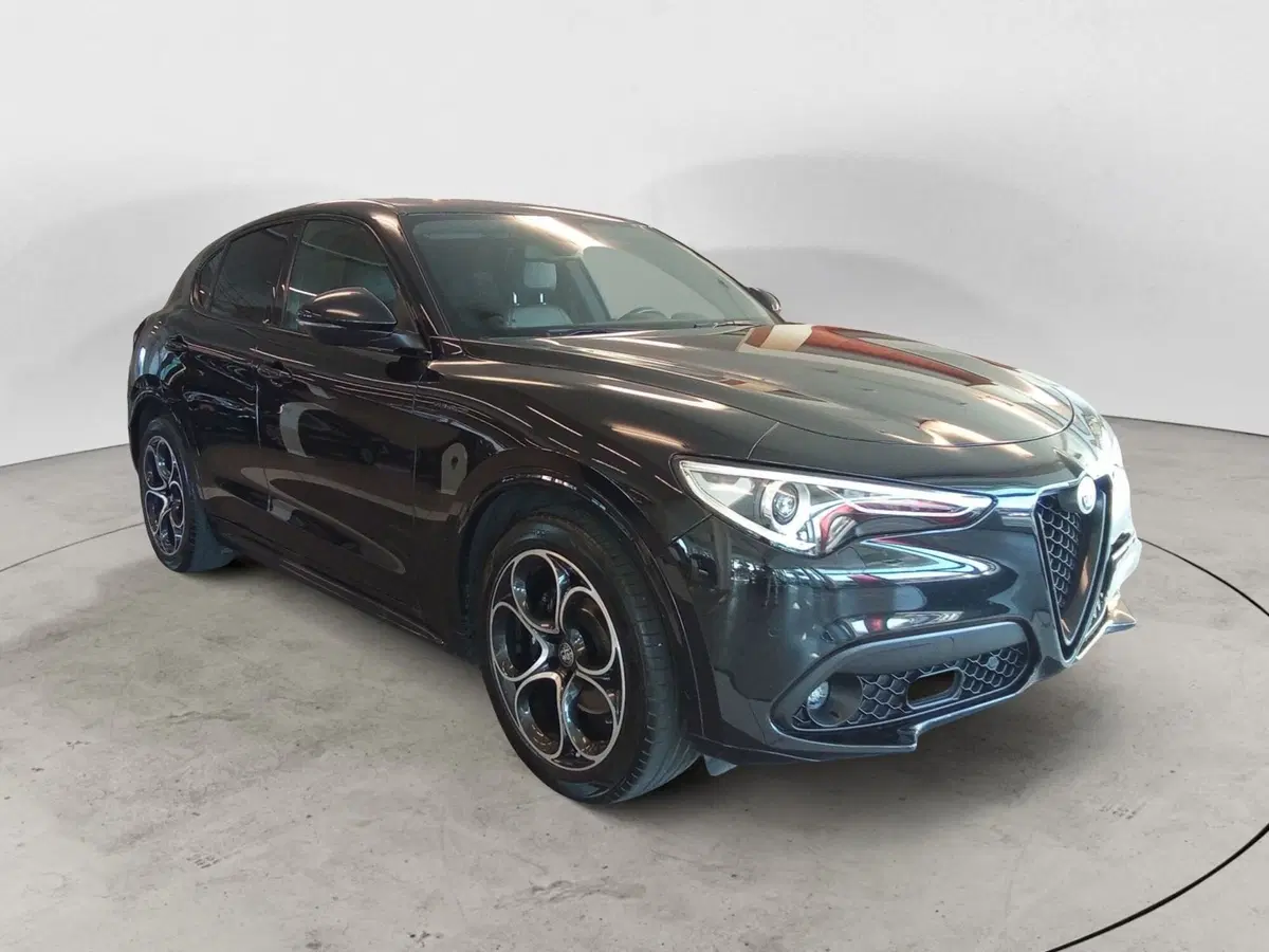 Alfa Romeo Stelvio usata a Rimini (4)