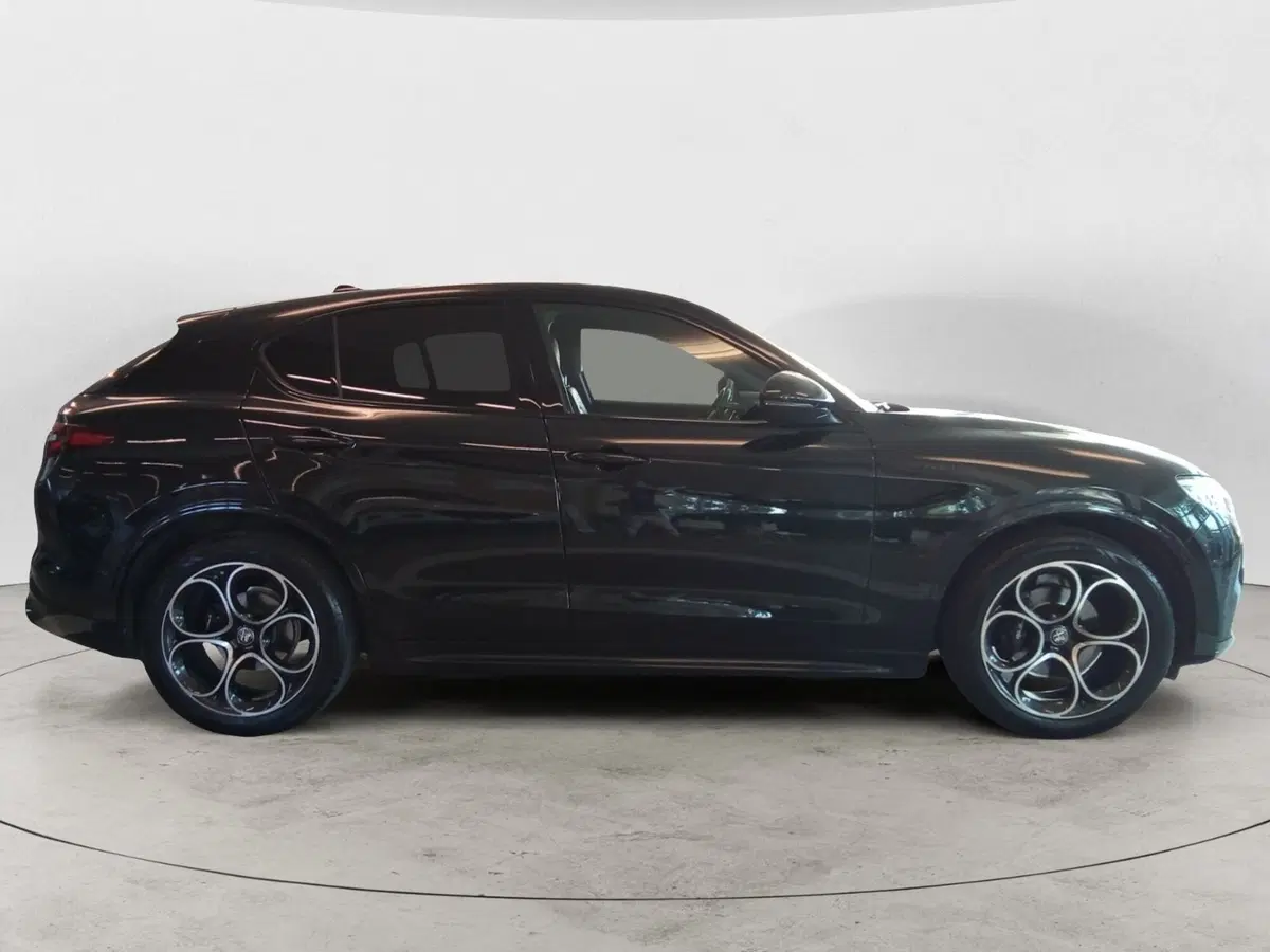 Alfa Romeo Stelvio usata a Rimini (5)