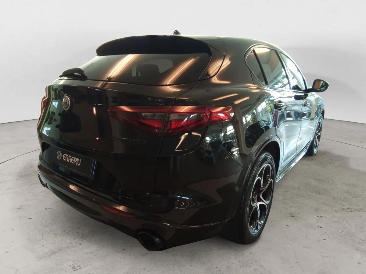 Alfa Romeo Stelvio usata a Rimini (6)