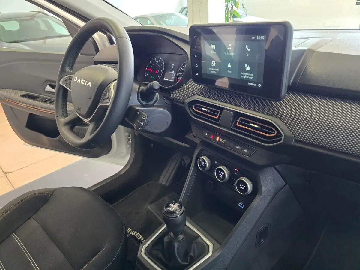 Dacia Sandero usata a Rimini (12)